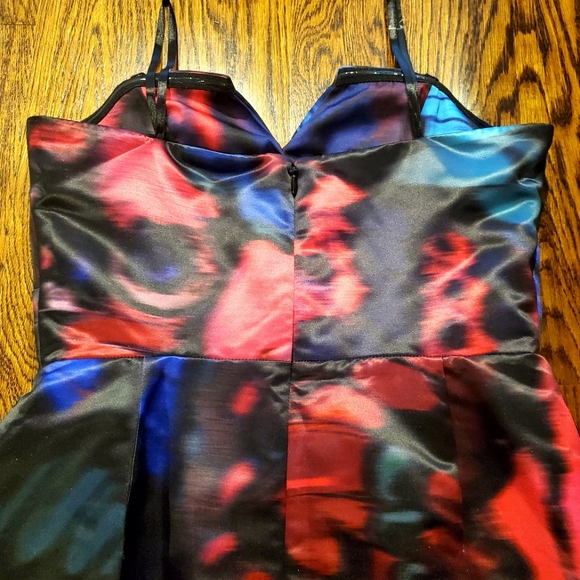 Parker Dress - Picture 4 of 5